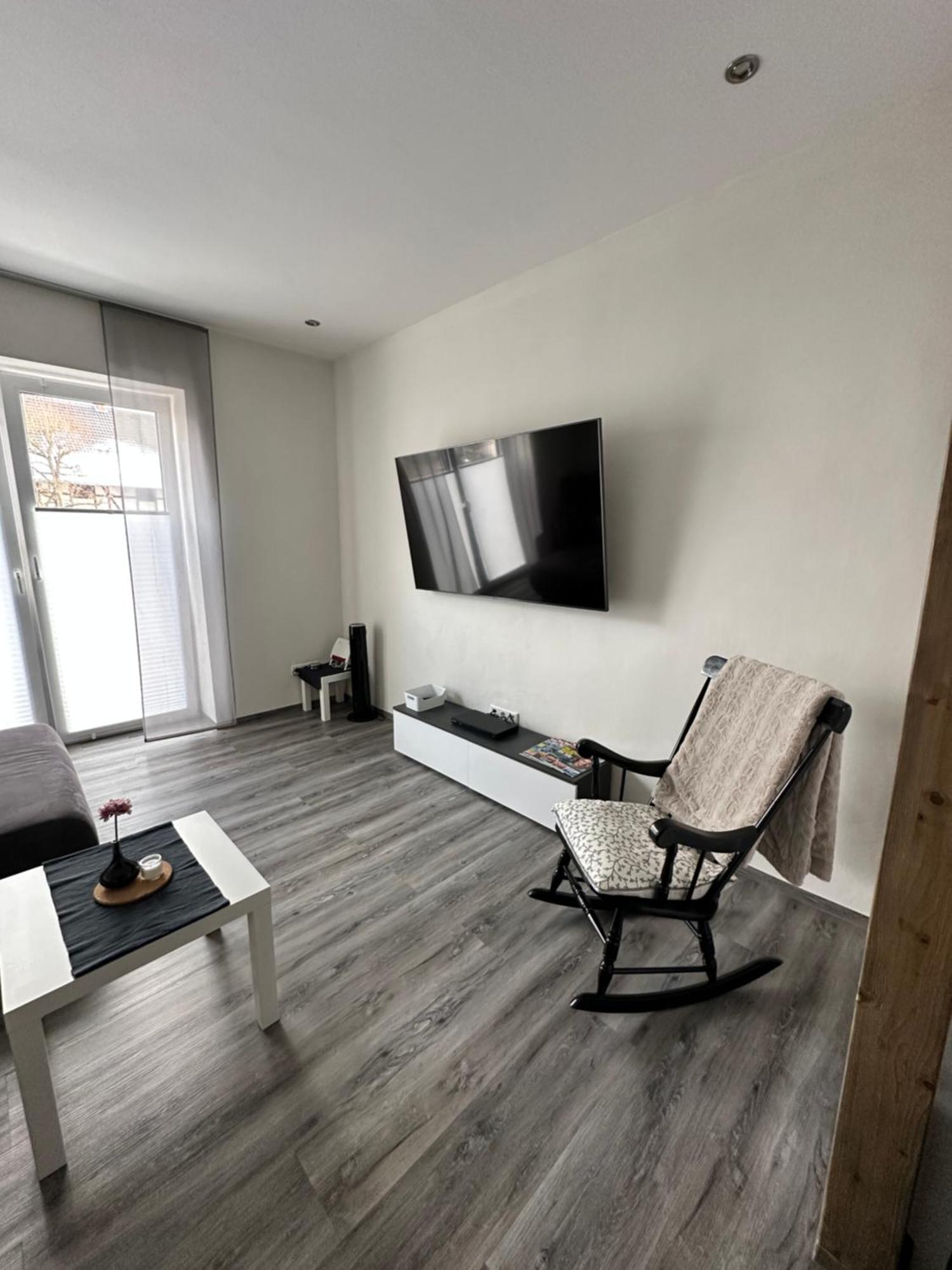 Lindenstein Apartment *